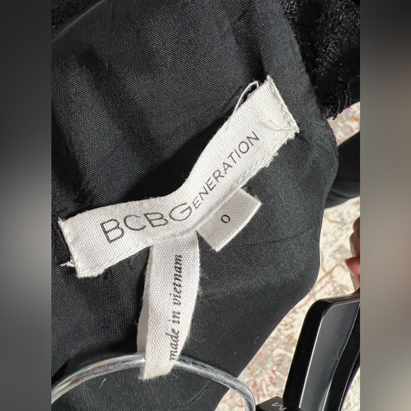 Beautiful dress - Picture 3 of 3